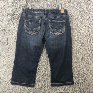 Maurices Capris Womens size 12 Whiskered Distressed Embroidered Denim Jeans